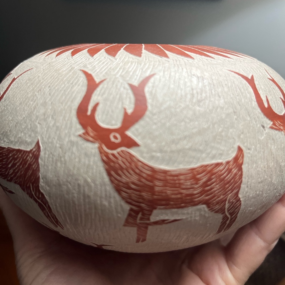 Mata Ortiz - Leonel Lopez Saenz Incised Ceramic Pottery